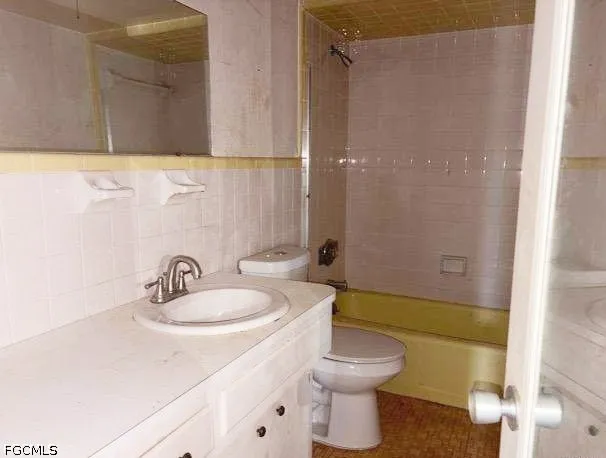 Tudor Drive #203 Cape Coral, FL 33904