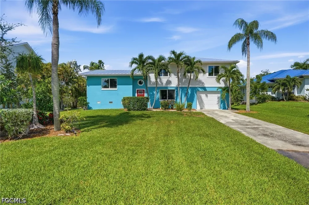 Light Blue Circle Fort Myers, FL 33908