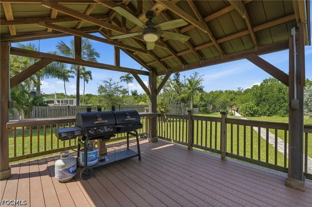 Light Blue Circle Fort Myers, FL 33908
