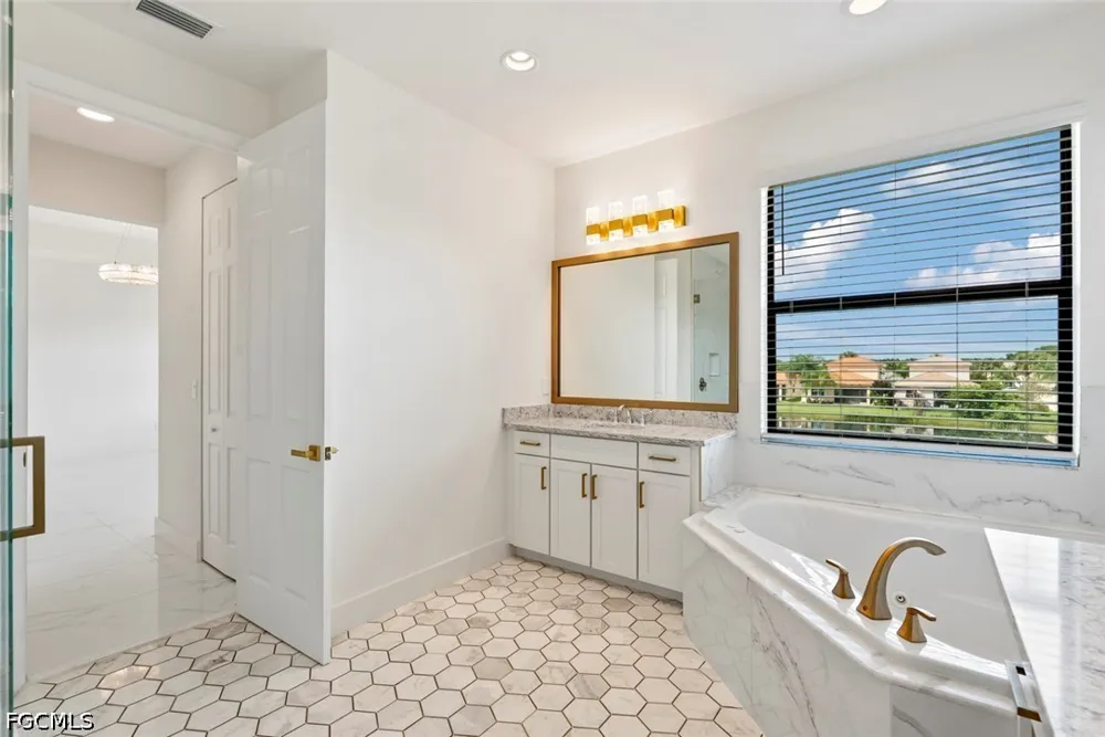Meadowrun Circle Fort Myers, FL 33913