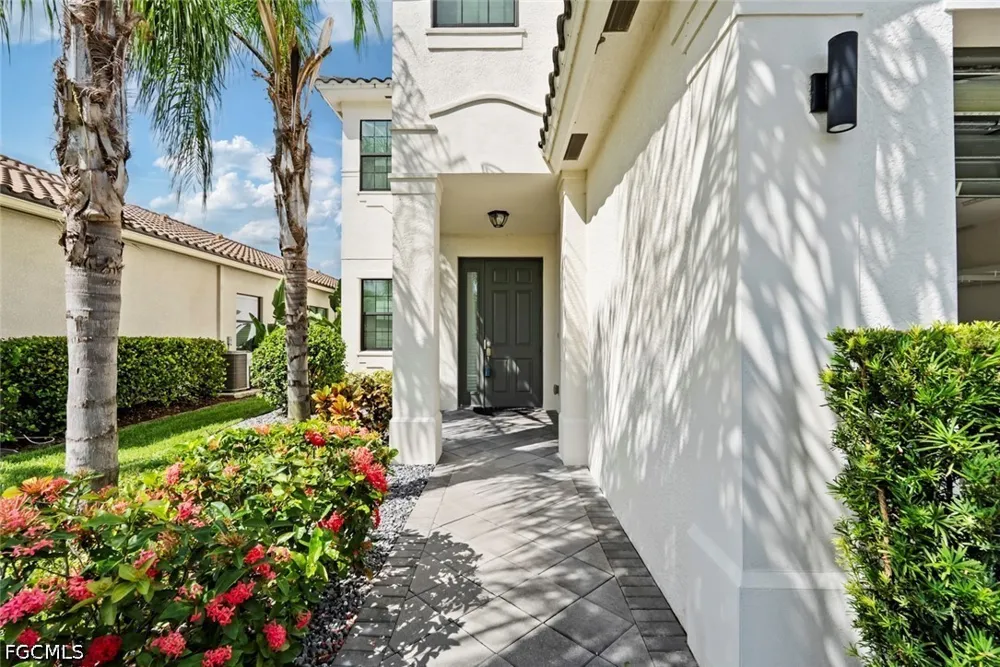 Meadowrun Circle Fort Myers, FL 33913