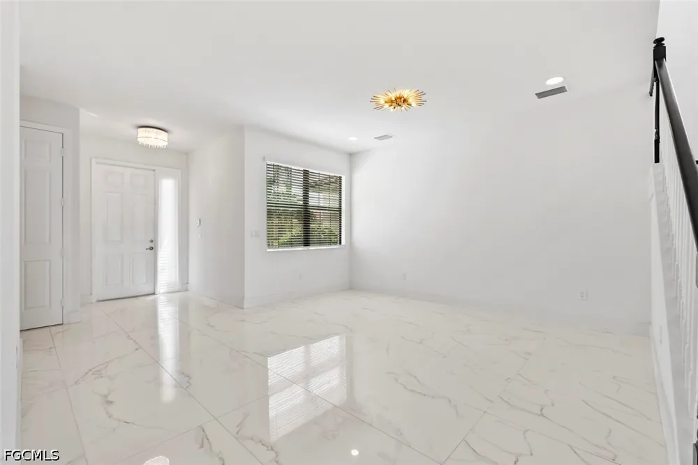 Meadowrun Circle Fort Myers, FL 33913