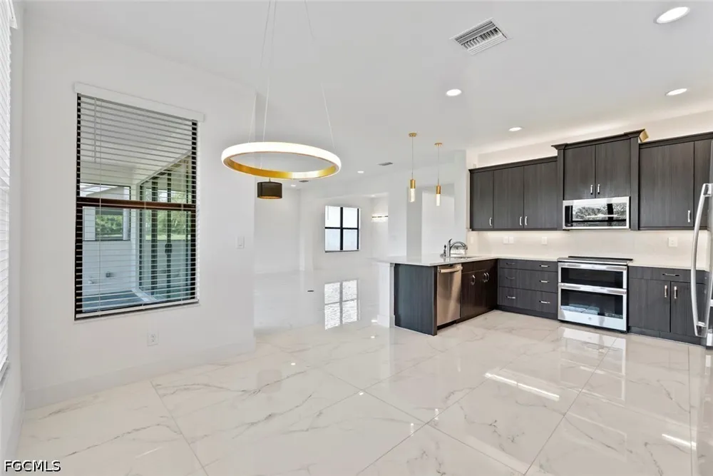 Meadowrun Circle Fort Myers, FL 33913