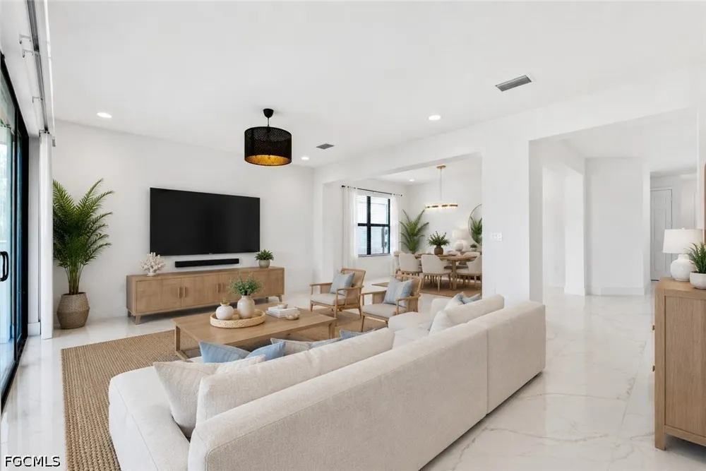 Meadowrun Circle Fort Myers, FL 33913