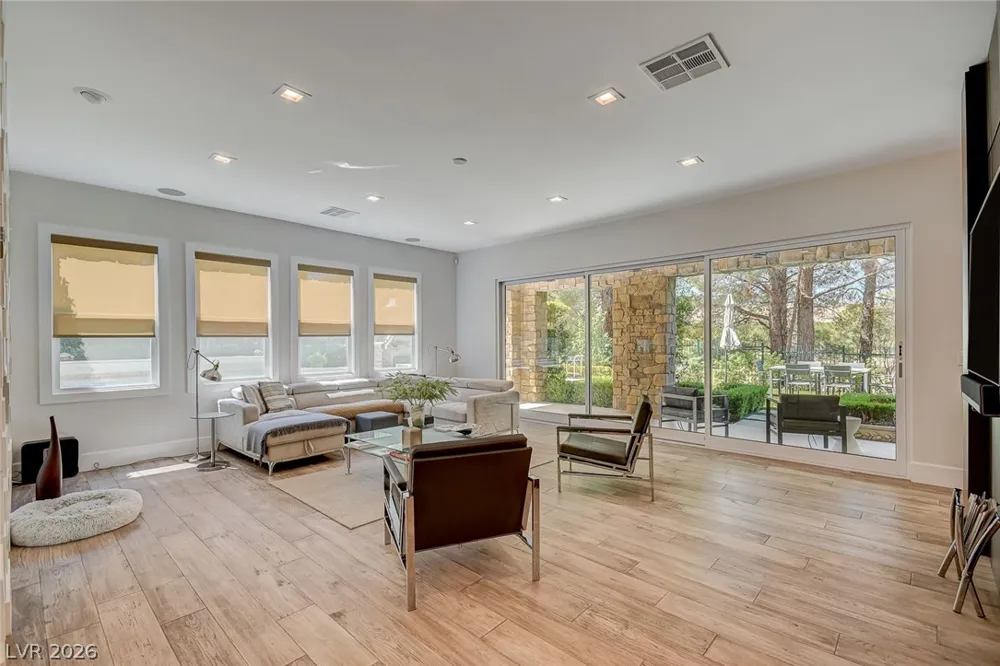 11827 Oakland Hills Drive Las Vegas, NV 89141