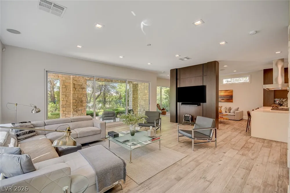 11827 Oakland Hills Drive Las Vegas, NV 89141
