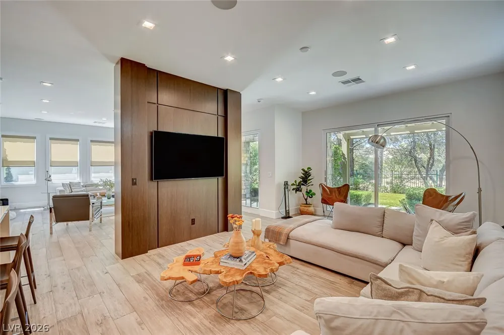 11827 Oakland Hills Drive Las Vegas, NV 89141
