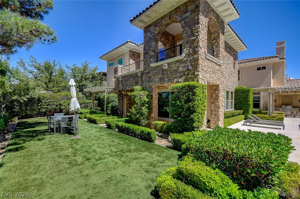 11827 Oakland Hills Drive Las Vegas, NV 89141