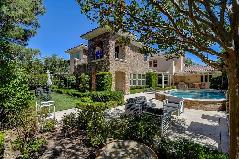 11827 Oakland Hills Drive Las Vegas, NV 89141