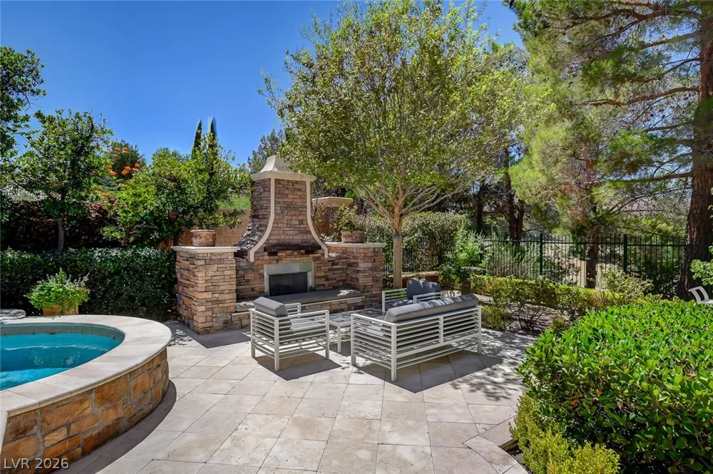 11827 Oakland Hills Drive Las Vegas, NV 89141