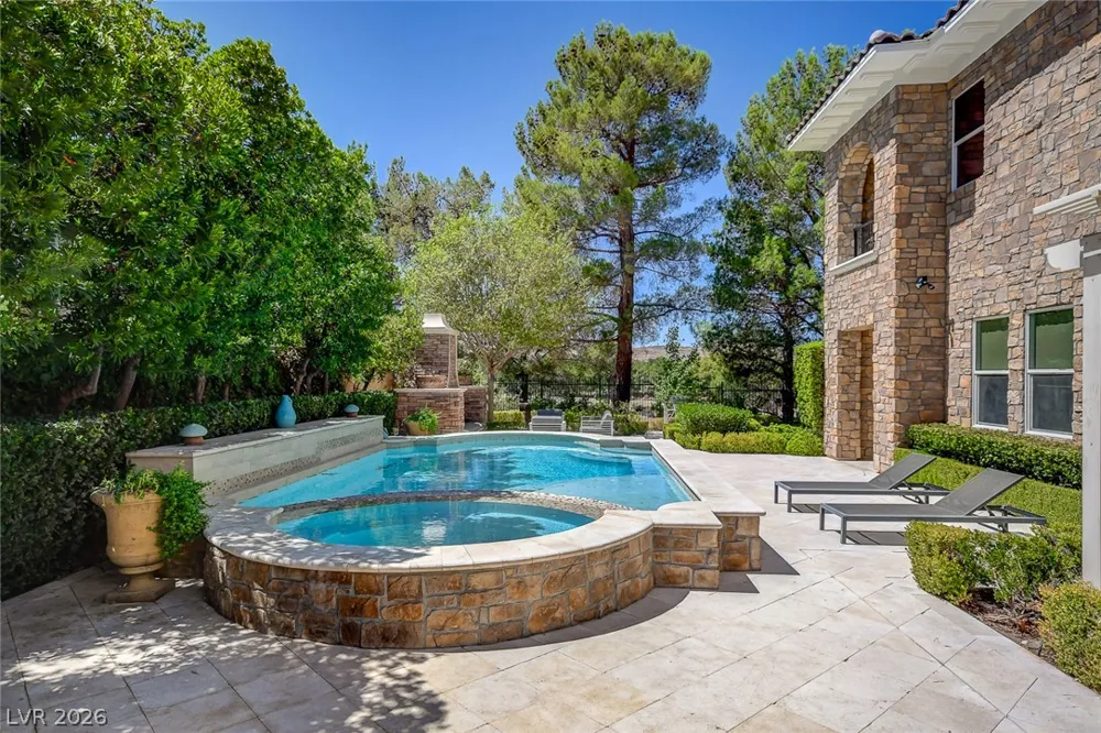 11827 Oakland Hills Drive Las Vegas, NV 89141
