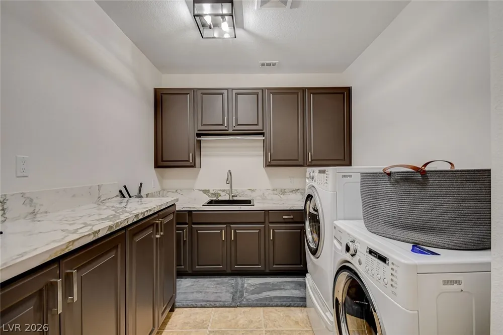 11827 Oakland Hills Drive Las Vegas, NV 89141