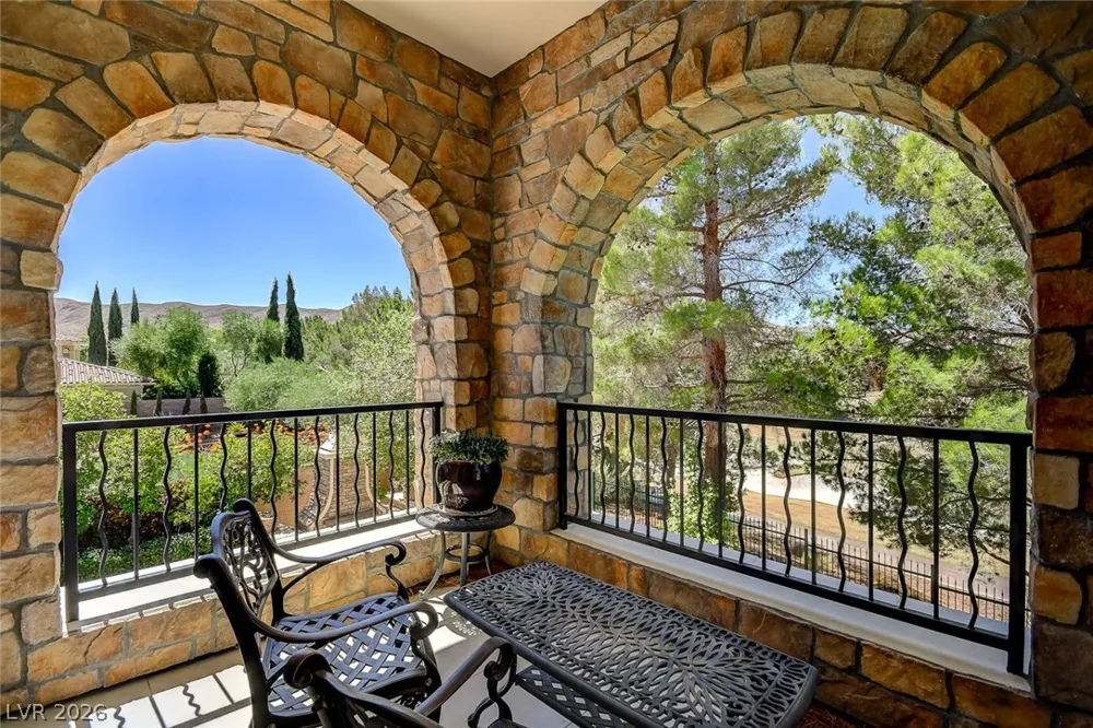 11827 Oakland Hills Drive Las Vegas, NV 89141