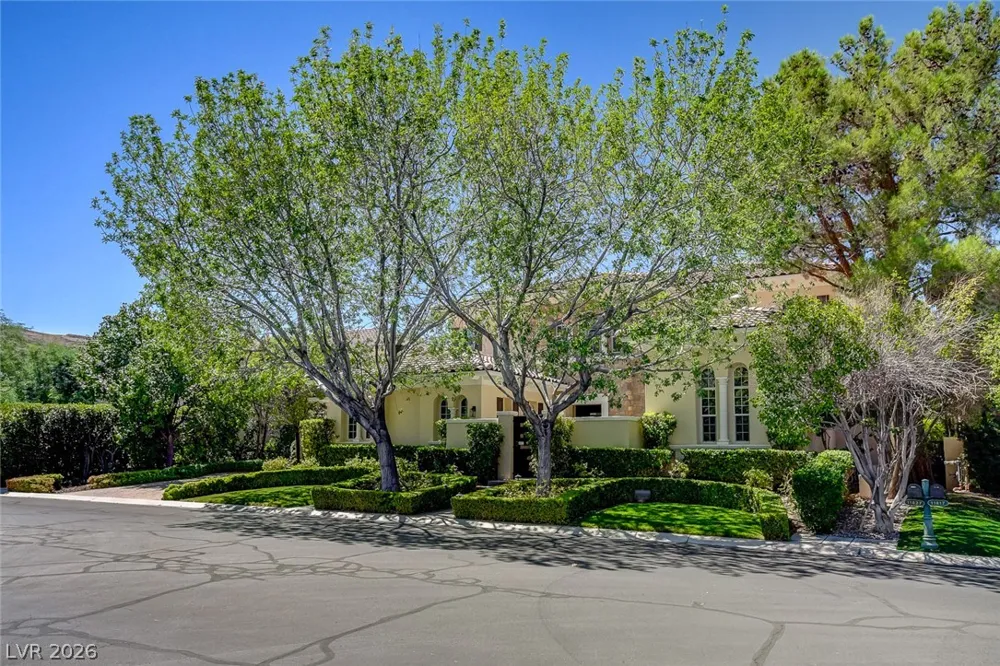 11827 Oakland Hills Drive Las Vegas, NV 89141