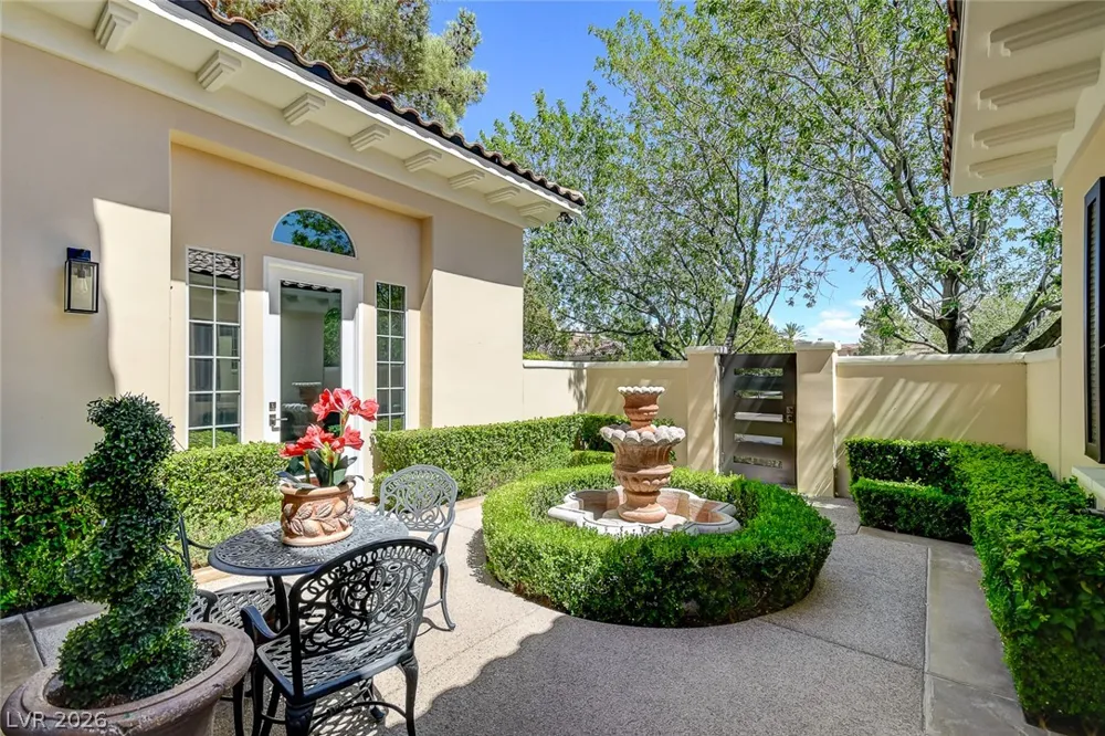 11827 Oakland Hills Drive Las Vegas, NV 89141