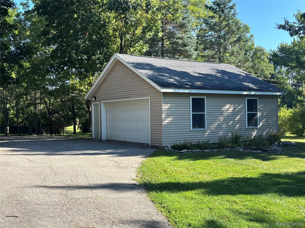 830 W Gilford Road Caro City, MI 48723