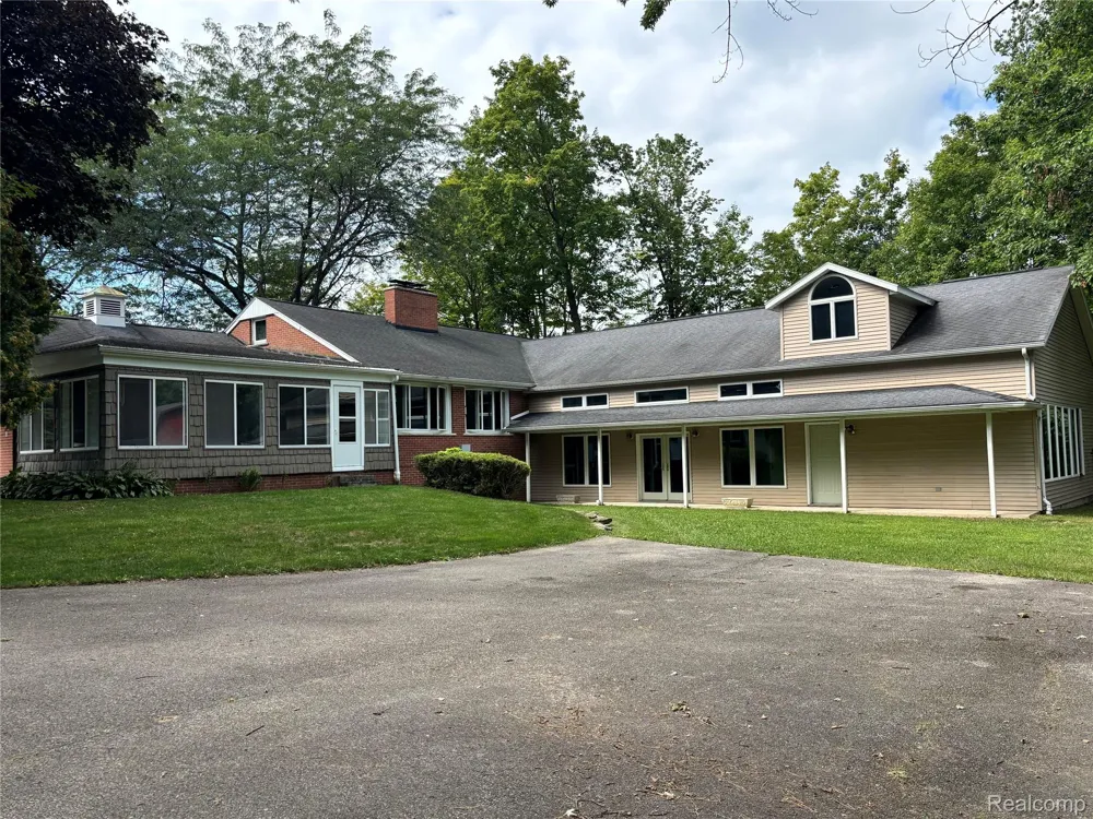 830 W Gilford Road Caro City, MI 48723