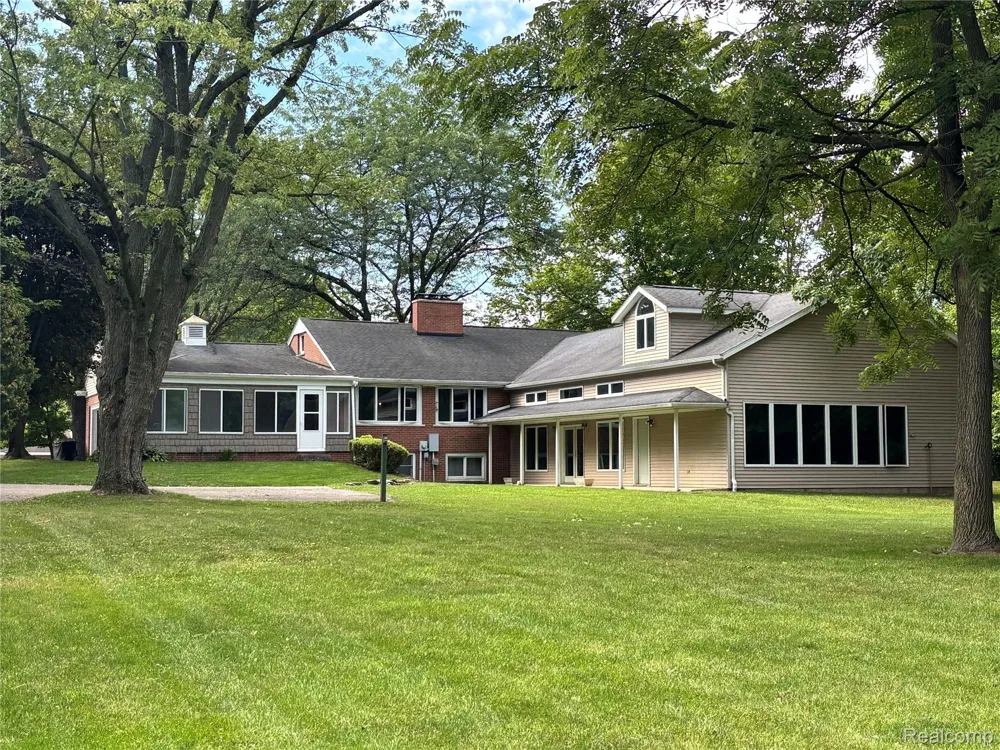 830 W Gilford Road Caro City, MI 48723