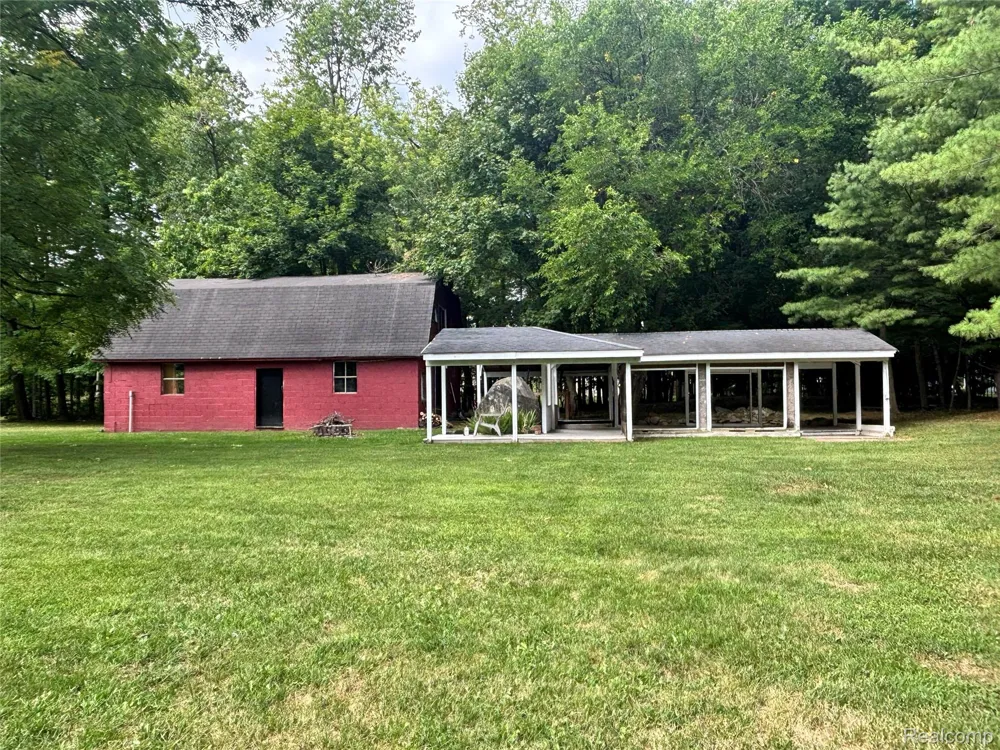 830 W Gilford Road Caro City, MI 48723