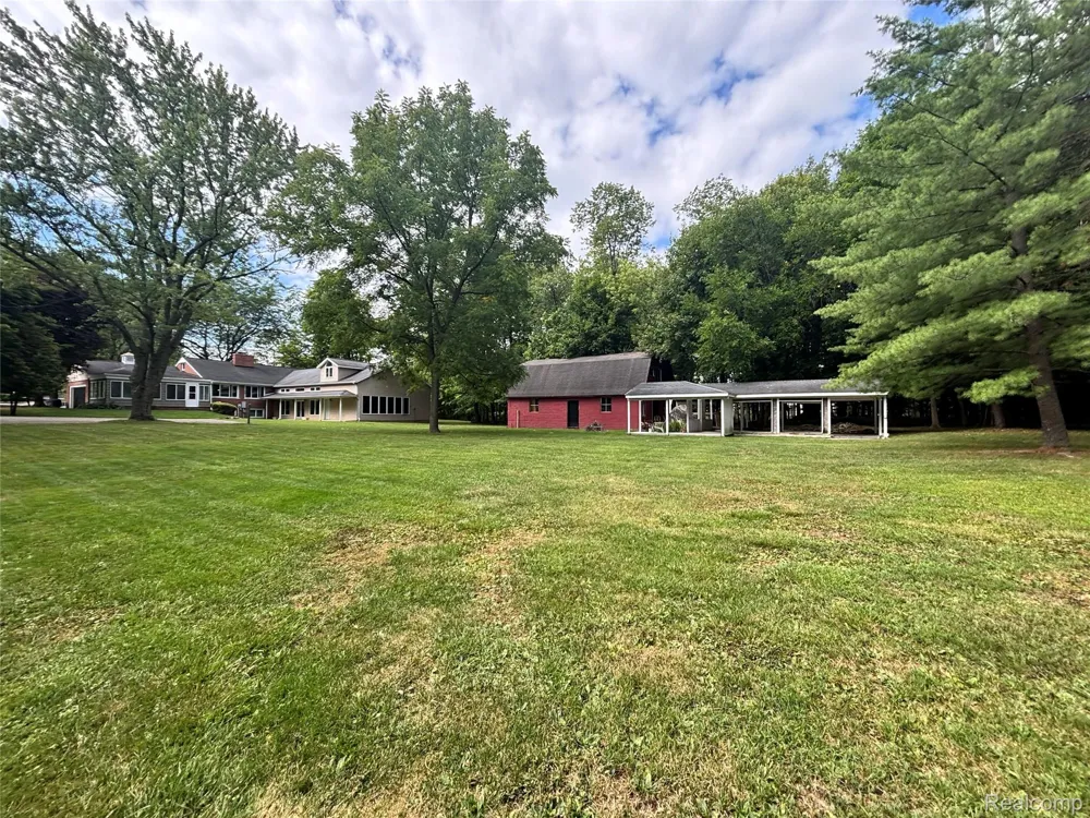 830 W Gilford Road Caro City, MI 48723