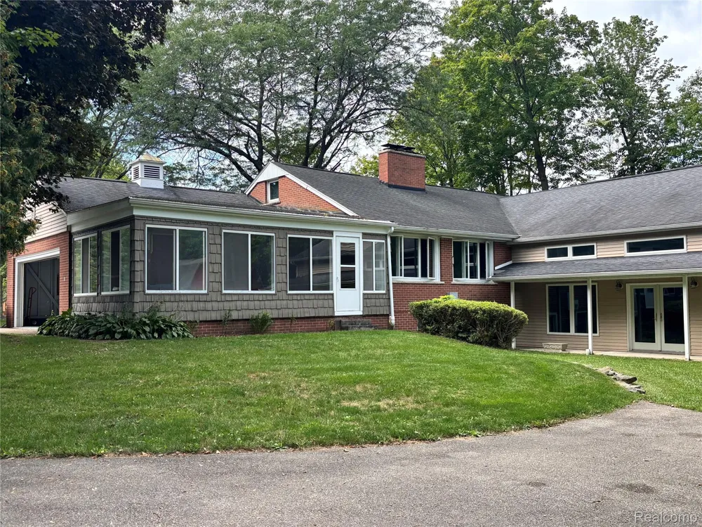 830 W Gilford Road Caro City, MI 48723