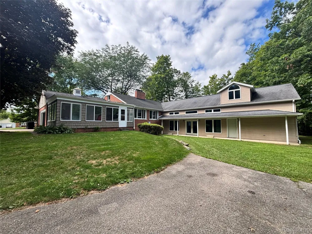 830 W Gilford Road Caro City, MI 48723