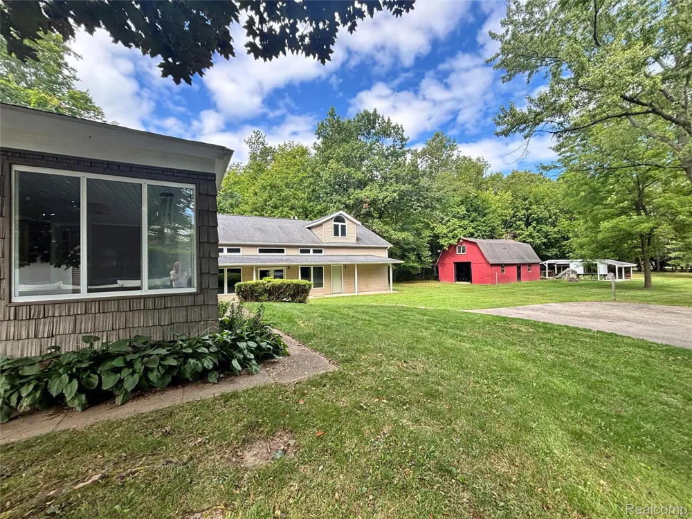 830 W Gilford Road Caro City, MI 48723