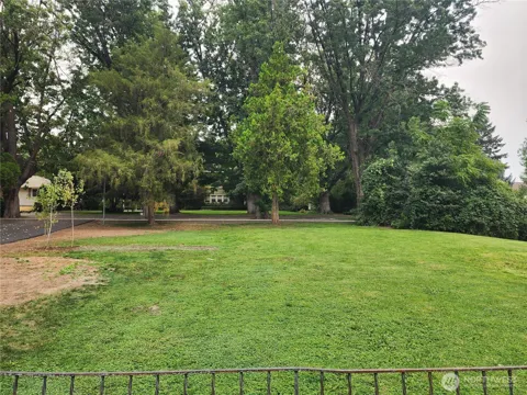 105 Chateau Lane
