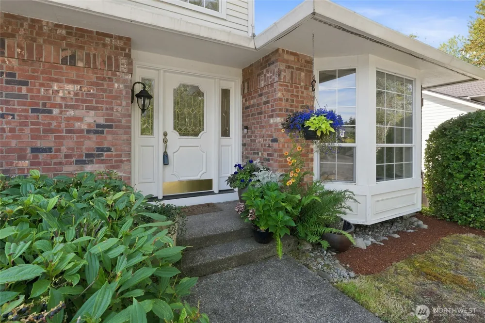 13011 SE 221st PL Kent, WA 98031