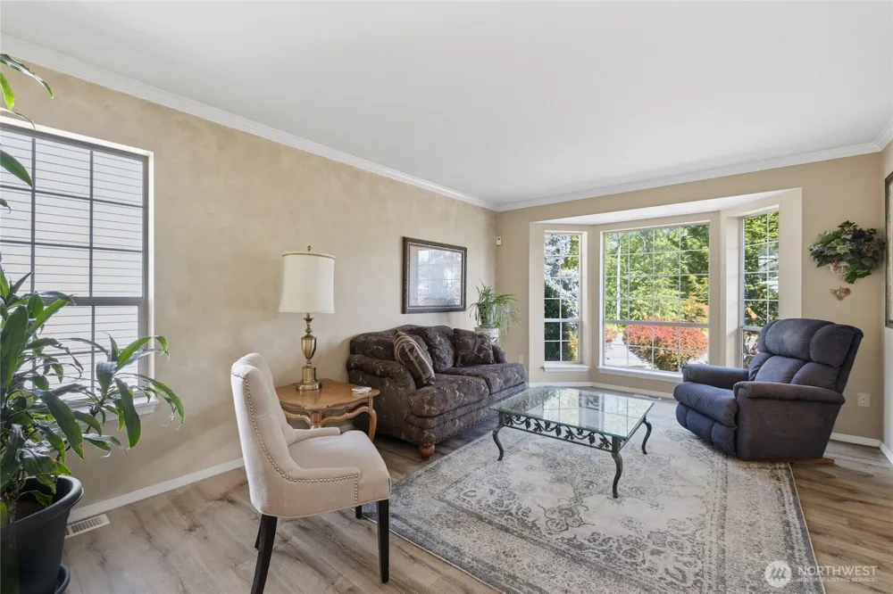 13011 SE 221st PL Kent, WA 98031