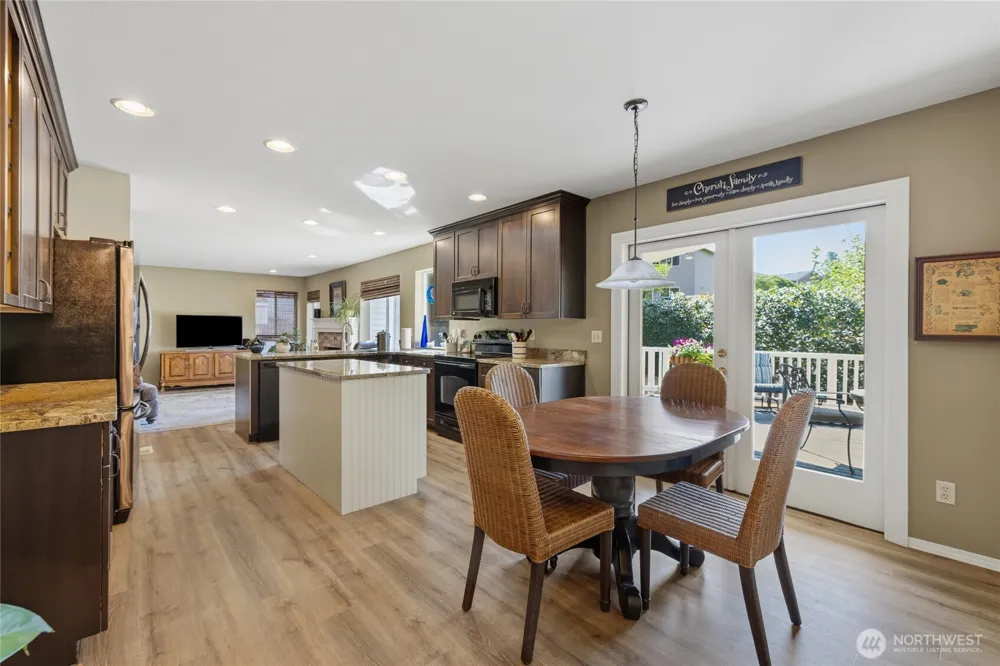 13011 SE 221st PL Kent, WA 98031