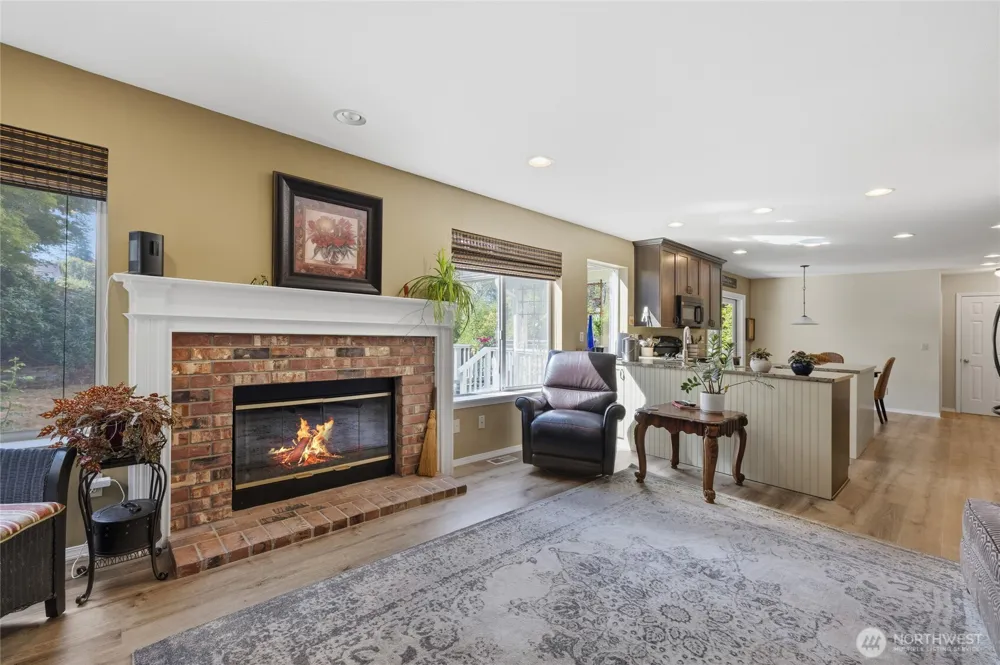 13011 SE 221st PL Kent, WA 98031