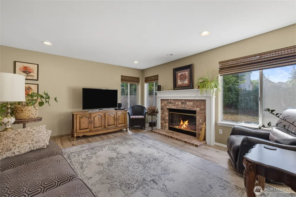 13011 SE 221st PL Kent, WA 98031