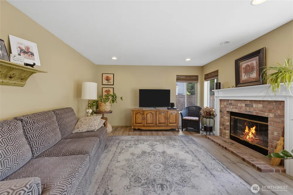 13011 SE 221st PL Kent, WA 98031