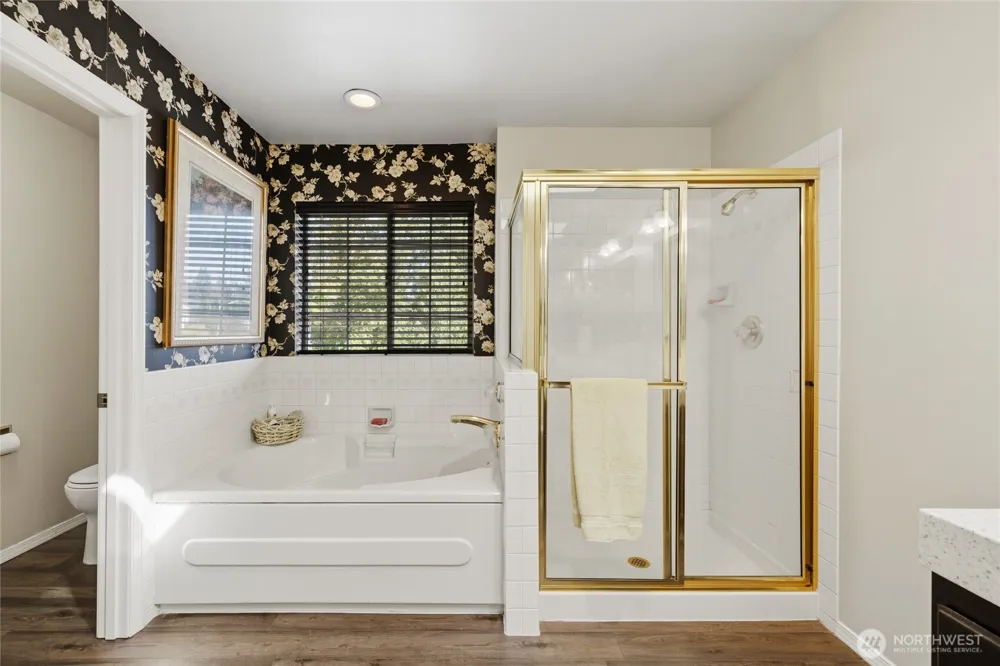 13011 SE 221st PL Kent, WA 98031