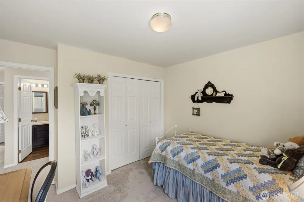 13011 SE 221st PL Kent, WA 98031