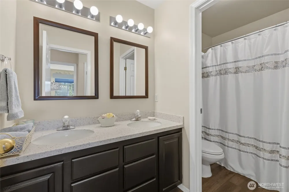 13011 SE 221st PL Kent, WA 98031