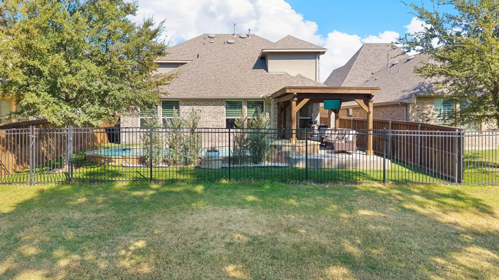 404 Lake Livingston Trail McKinney, TX 75071
