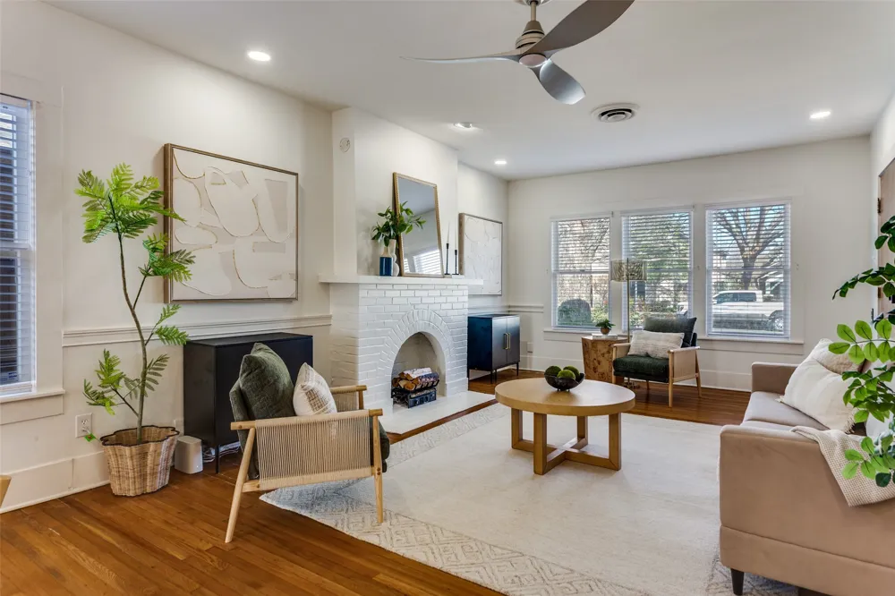 25 Hulen Street Fort Worth, TX 76107