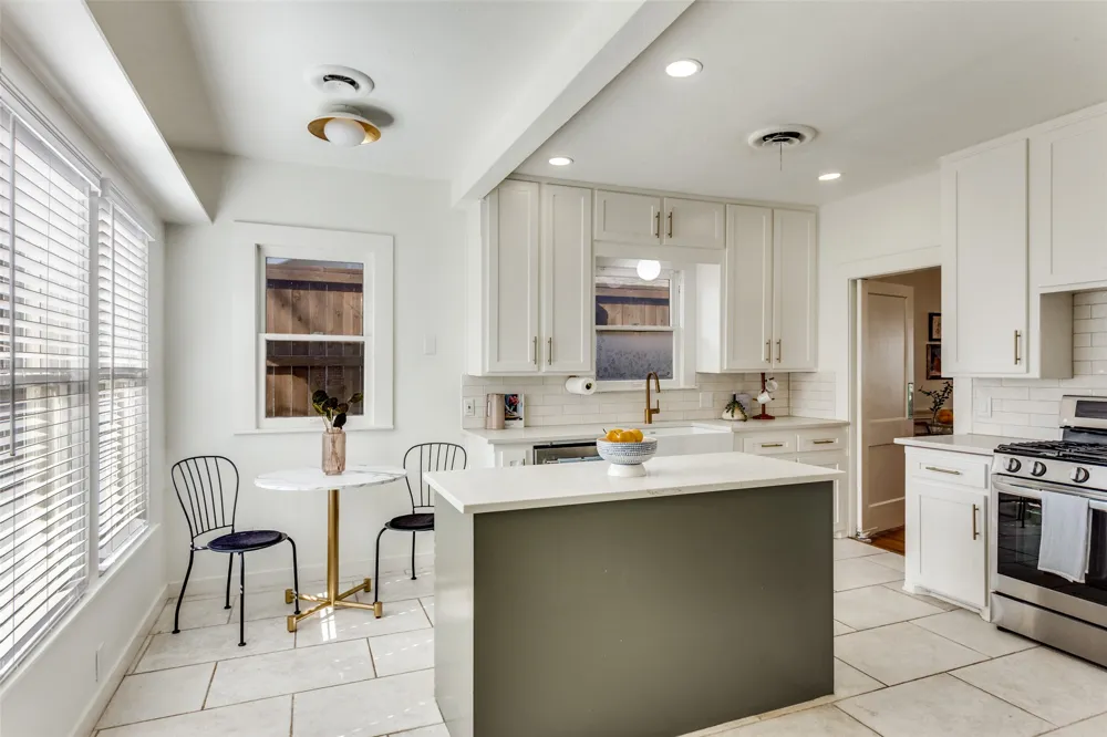 25 Hulen Street Fort Worth, TX 76107