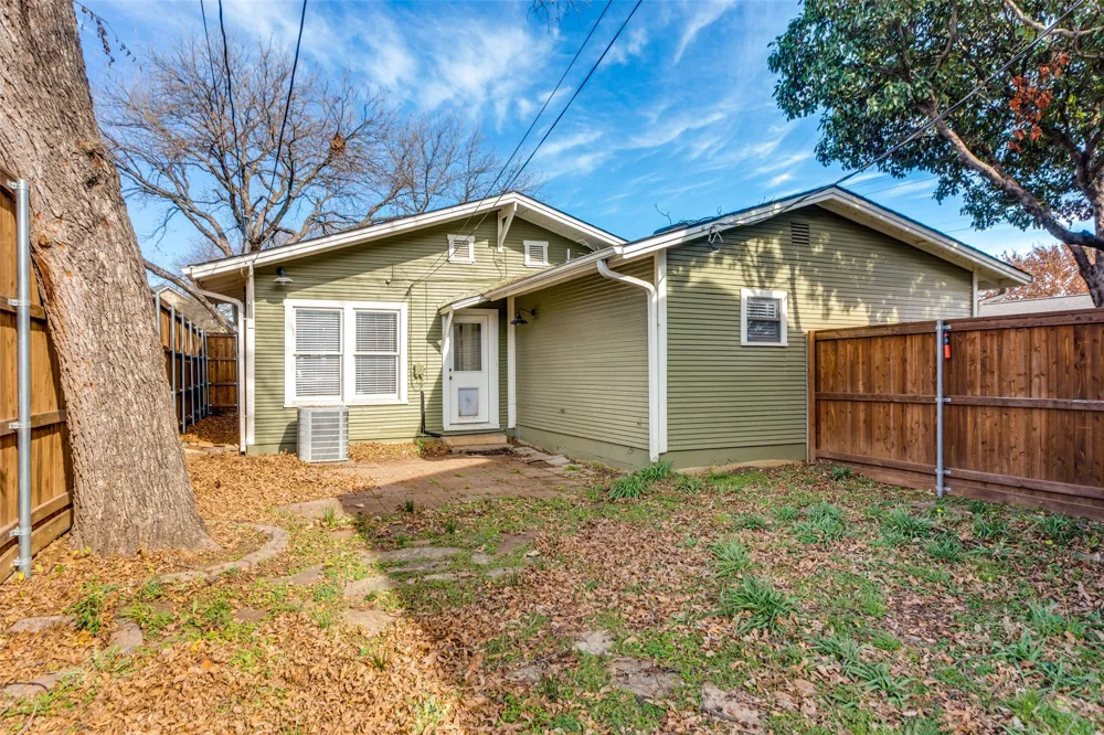 25 Hulen Street Fort Worth, TX 76107