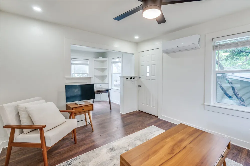 25 Hulen Street Fort Worth, TX 76107