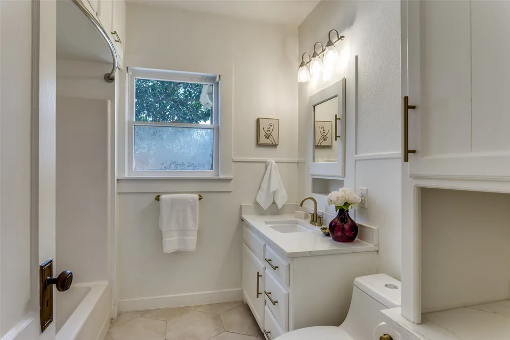 25 Hulen Street Fort Worth, TX 76107