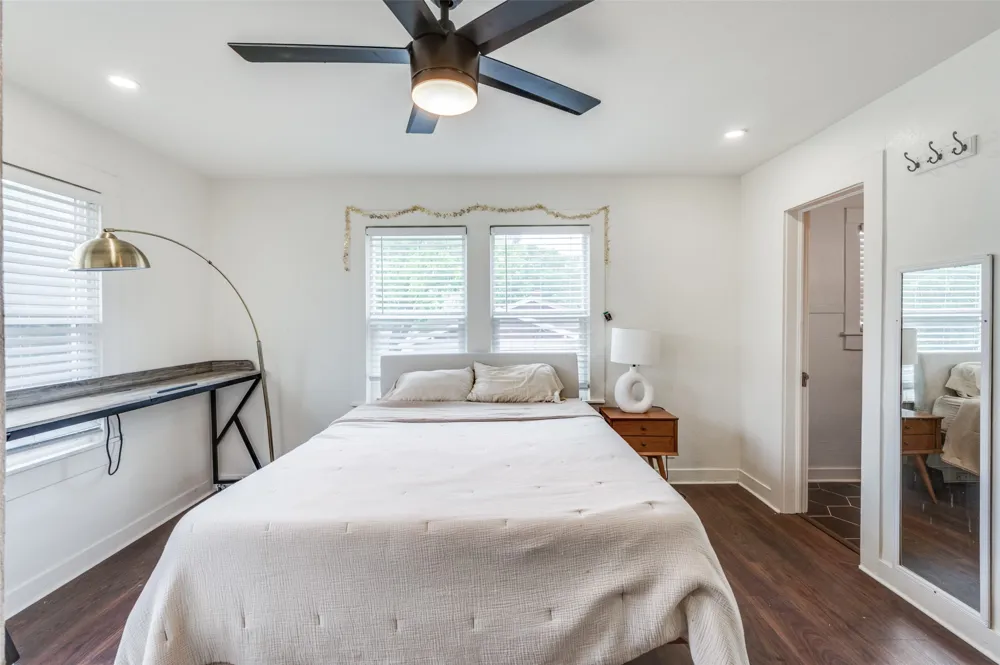 25 Hulen Street Fort Worth, TX 76107