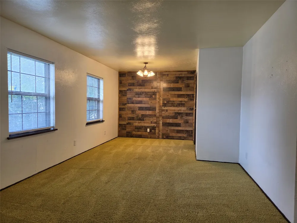 8902 VERNON Rowlett, TX 75088