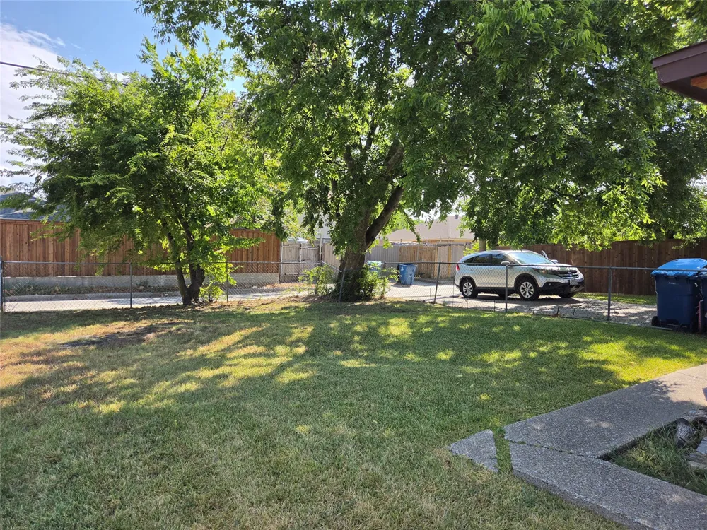 8902 VERNON Rowlett, TX 75088