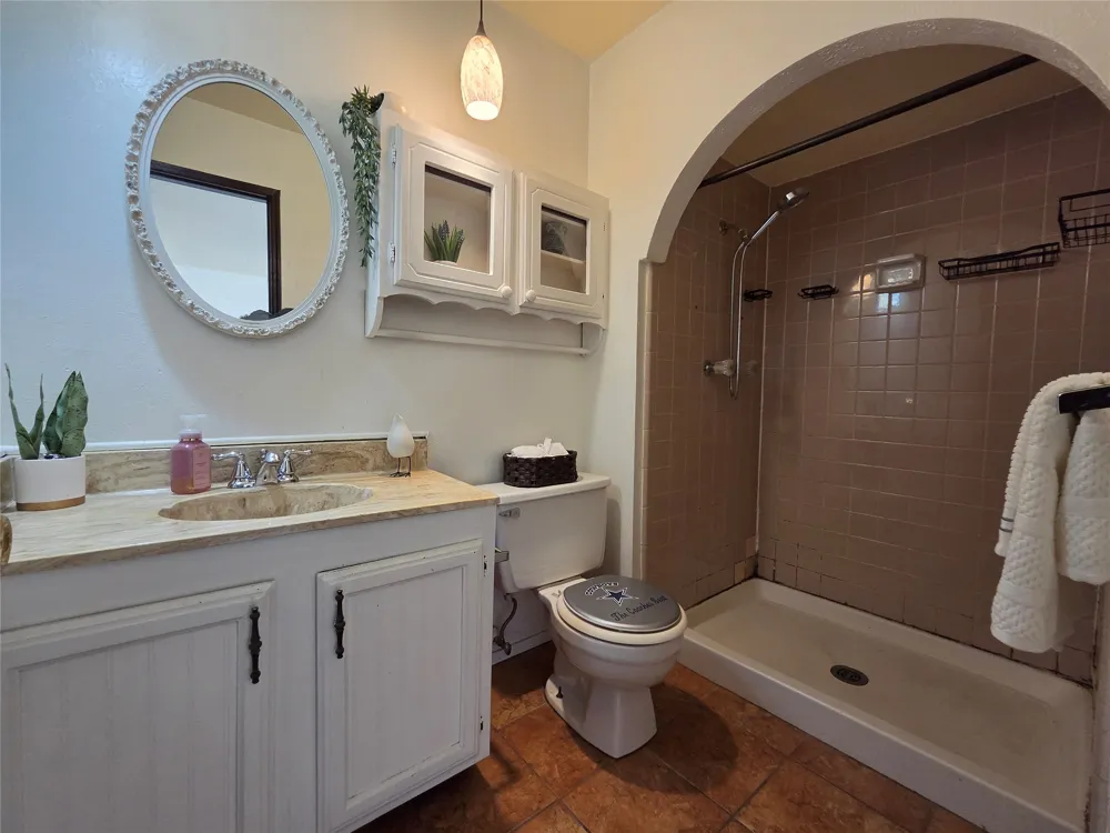 8902 VERNON Rowlett, TX 75088