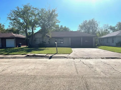 1423 W 10th Street
