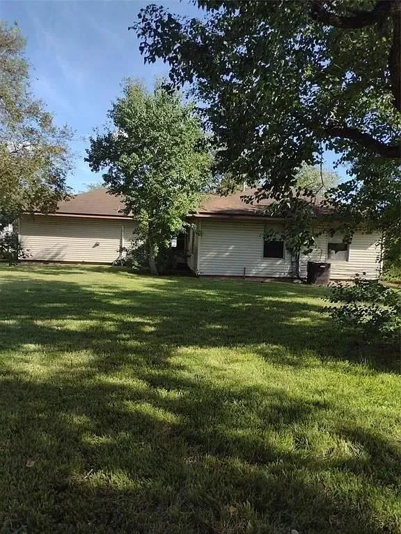 1423 W 10th Street Freeport, TX 77541