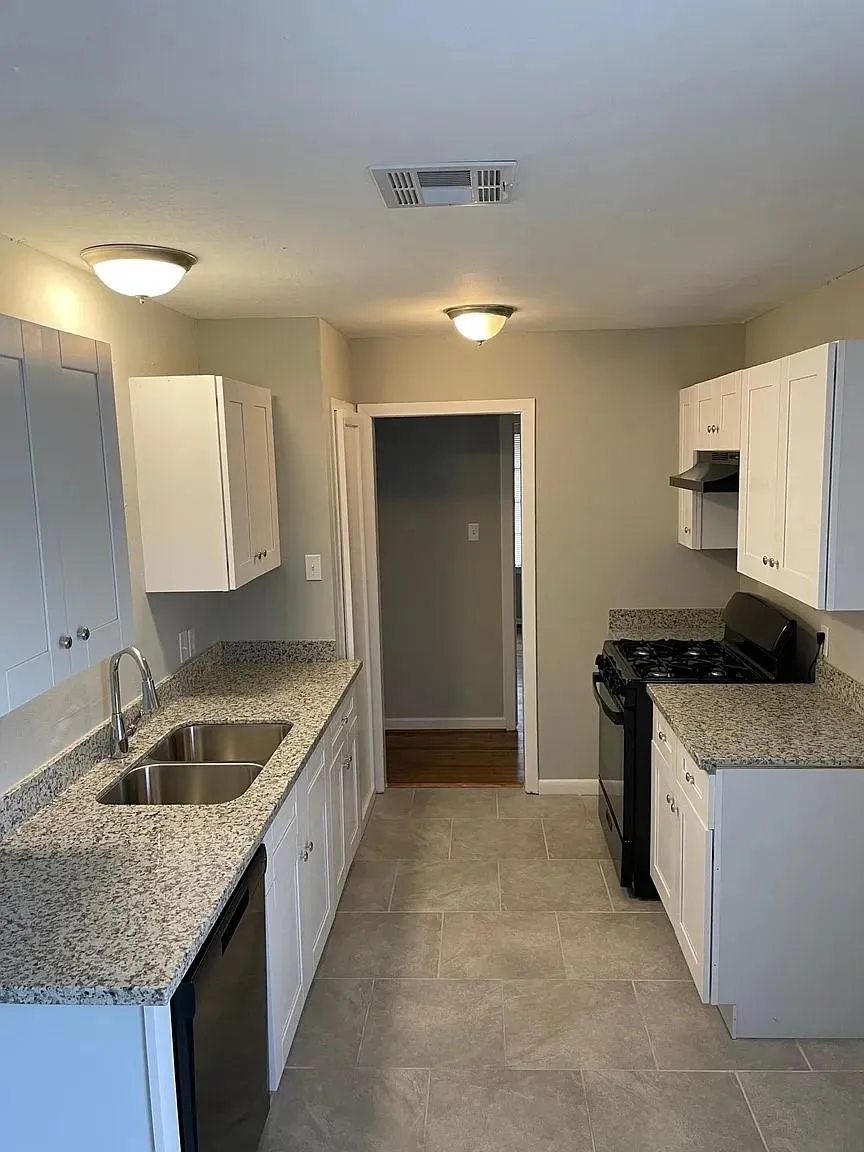 1423 W 10th Street Freeport, TX 77541